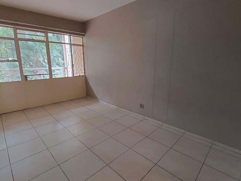 Flat for sale in Three Rivers - Photo 3