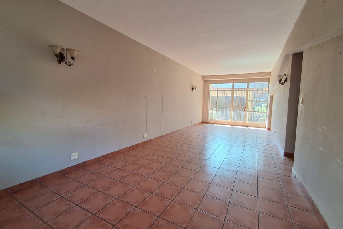 3 Bedroom apartment with own private back yard and complex play area for the little ones. - Photo 4