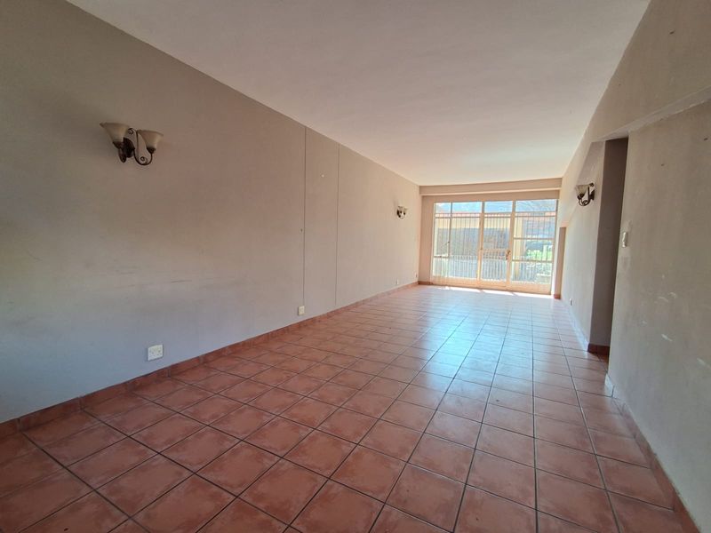 3 Bedroom apartment with own private back yard and complex play area for the little ones. - Photo 4