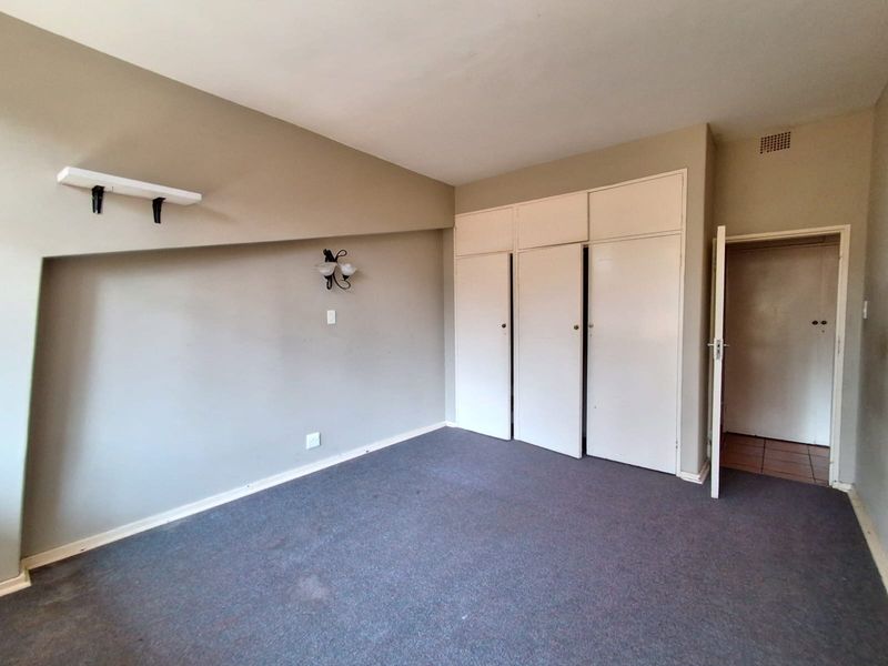 3 Bedroom apartment with own private back yard and complex play area for the little ones. - Photo 9