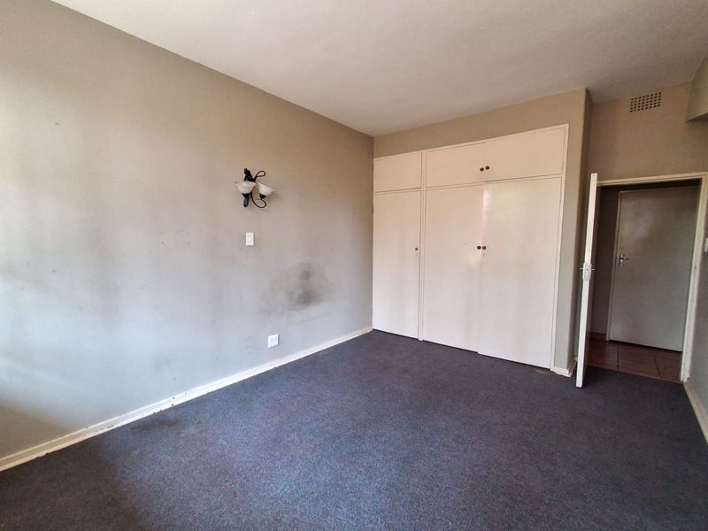 3 Bedroom apartment with own private back yard and complex play area for the little ones. - Photo 8