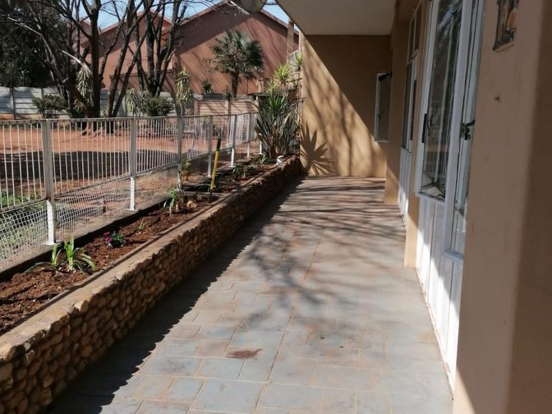 2 Bedroom flat for sale in Three Rivers - Photo 6