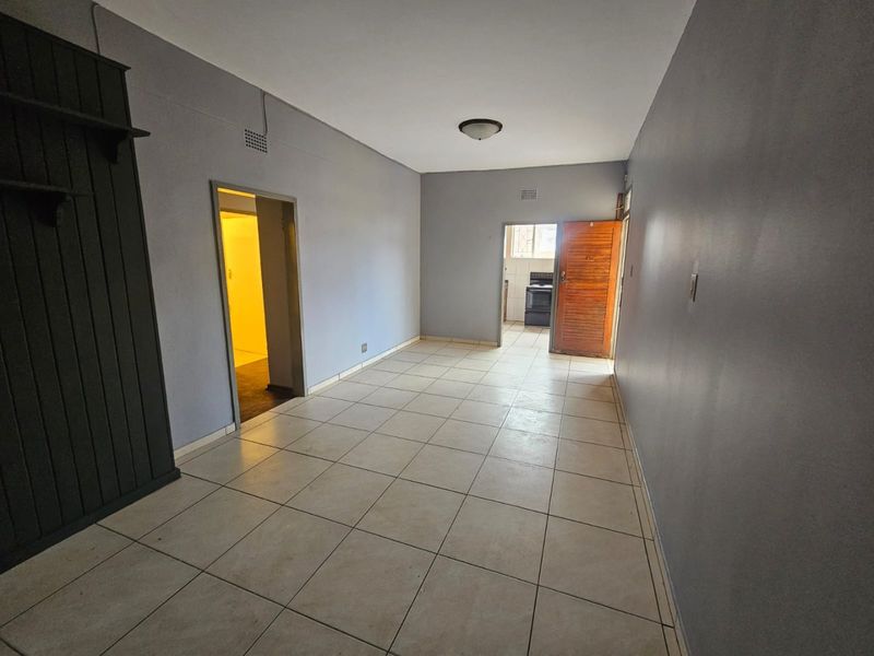 2 Bedroom flat for sale in Three Rivers - Photo 2