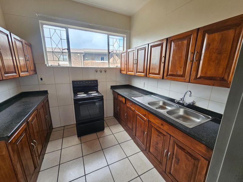 2 Bedroom flat for sale in Three Rivers - Photo 6