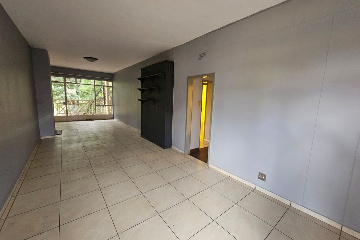 2 Bedroom flat for sale in Three Rivers - Photo 3