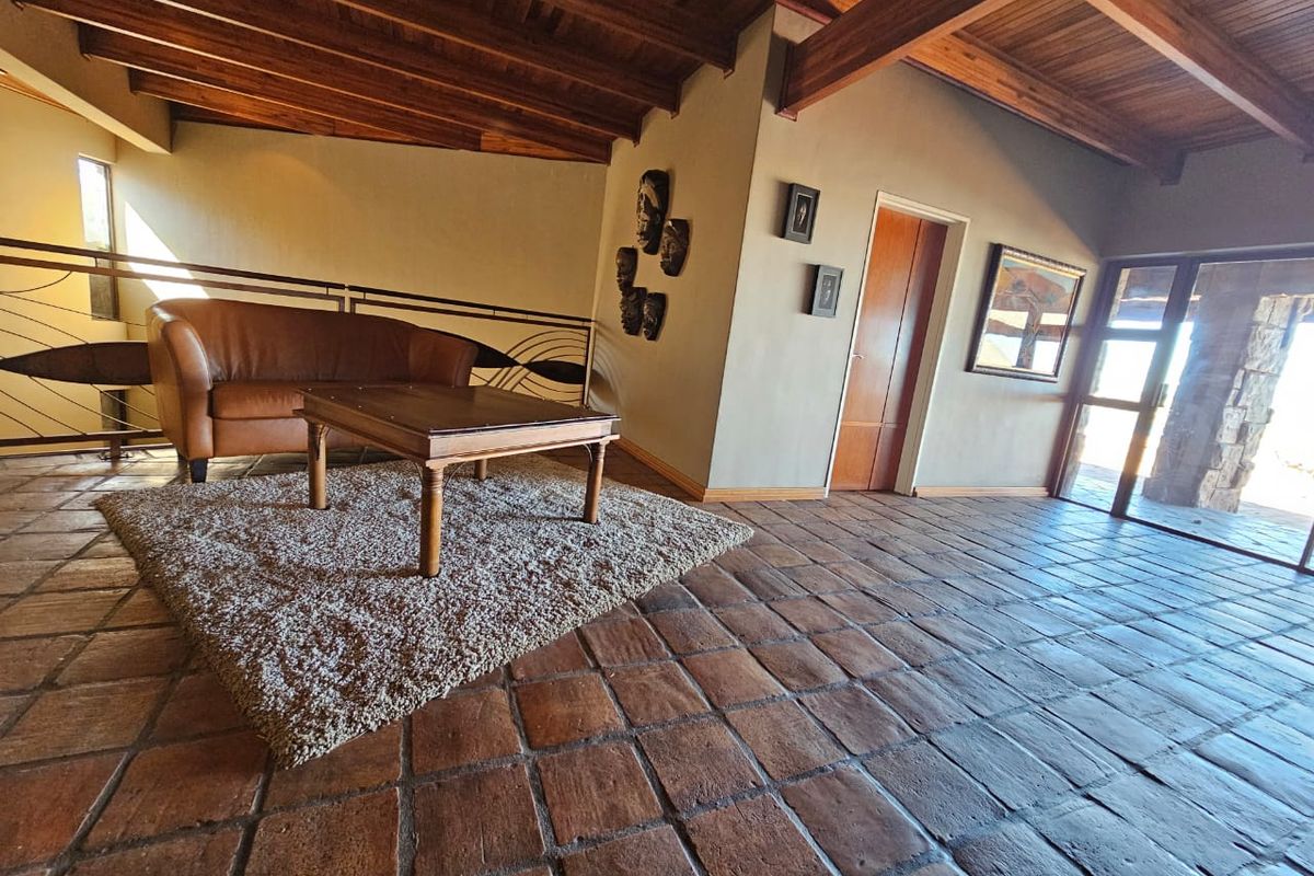 Luxury Riverfront Property.. - Photo 2