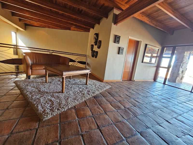 Luxury Riverfront Property.. - Photo 2