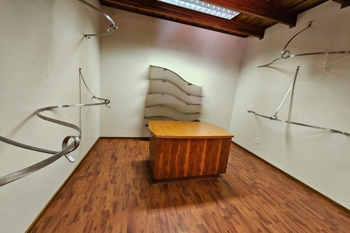 Luxury Riverfront Property.. - Photo 4