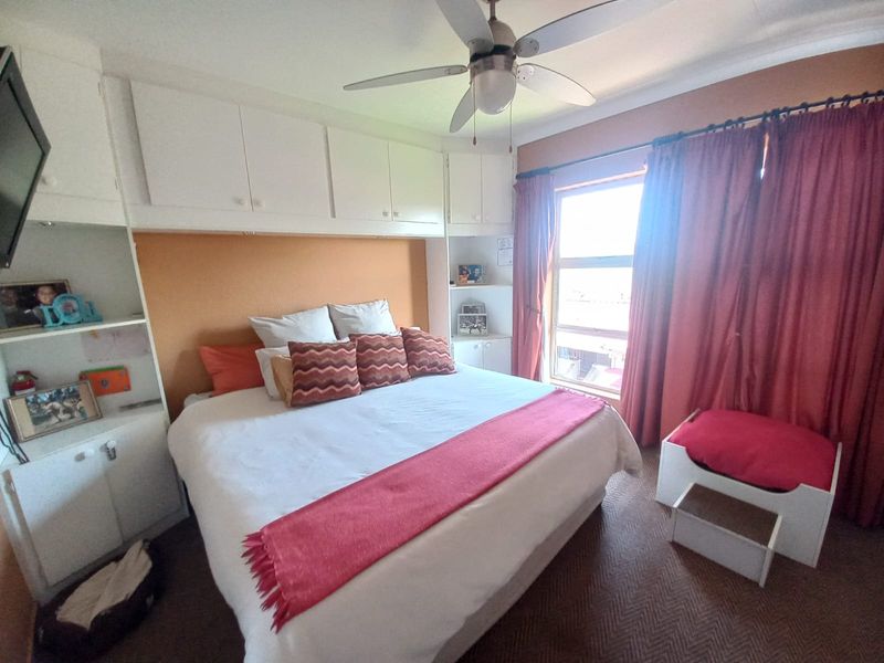 2 Bedroom apartment to rent in a river complex - Photo 8