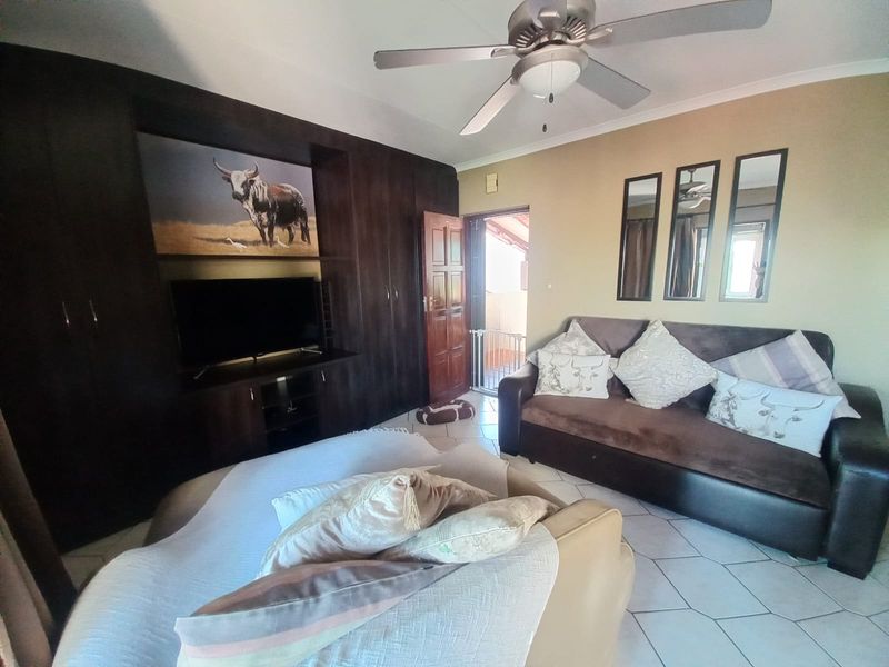 2 Bedroom apartment to rent in a river complex - Photo 5