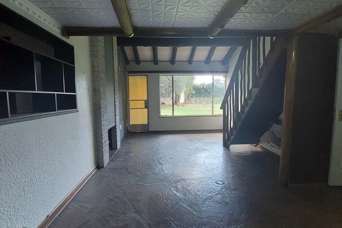 Family home with lots of potential - Photo 5