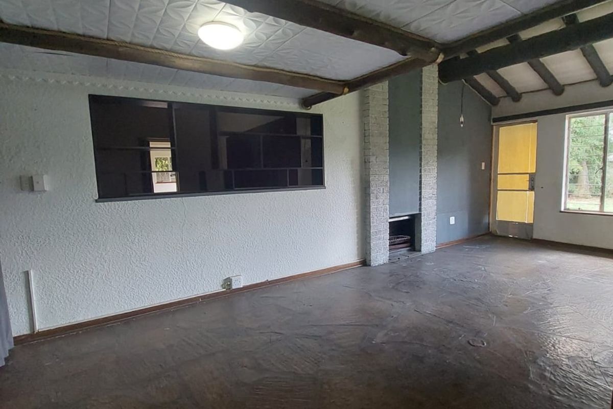 Family home with lots of potential - Photo 2