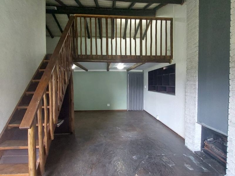 Family home with lots of potential - Photo 6