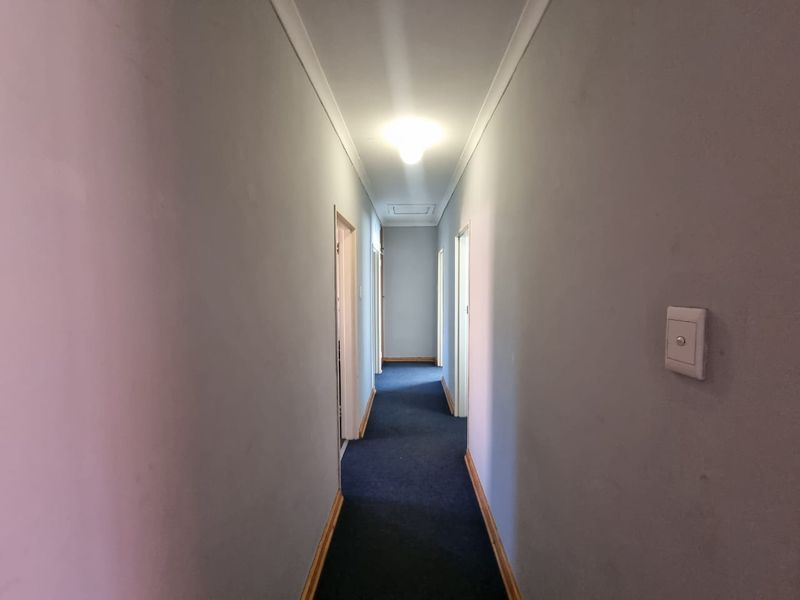 Perfect family home, situated on a corner stand with roomy yard. - Photo 9
