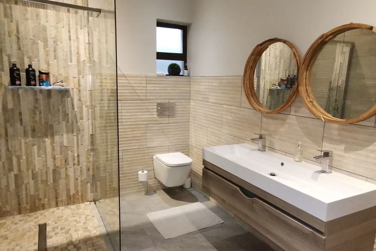 A majestic, luxurious home for the entertainer! - Photo 5