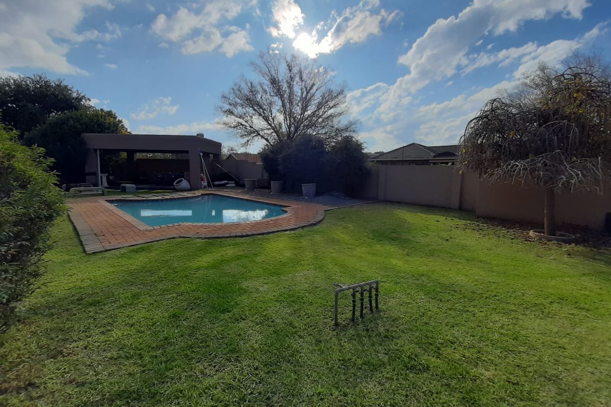 Modern family house for sale in Vaalpark close to all amenities - Photo 4