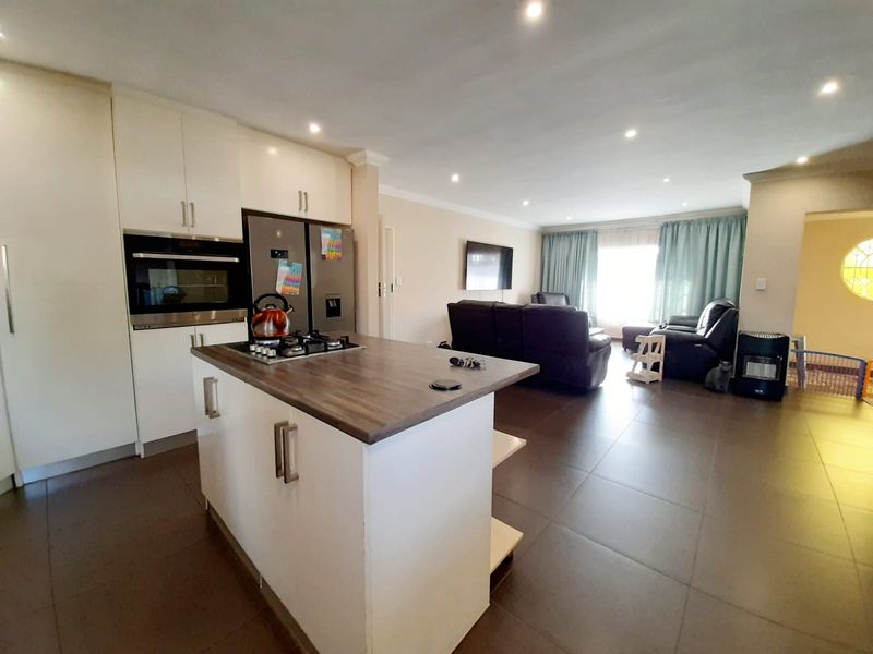 Modern family house for sale in Vaalpark close to all amenities - Photo 10