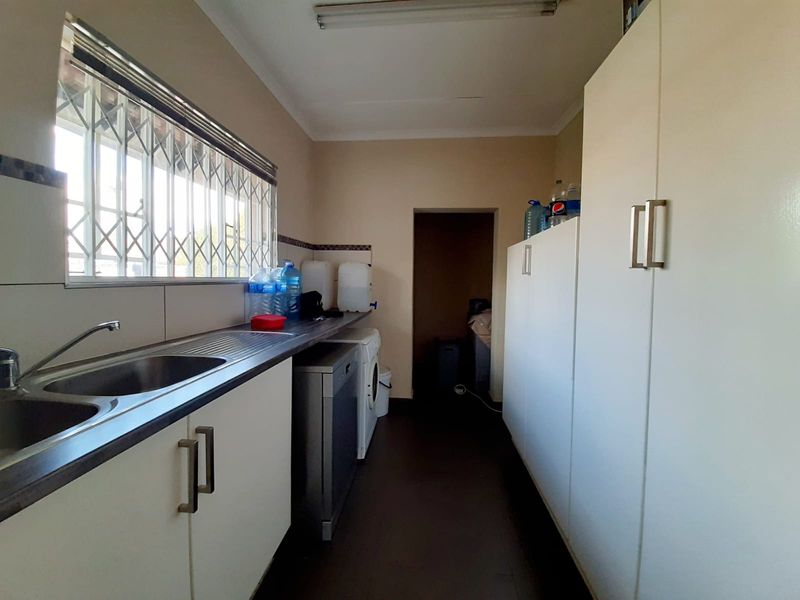 Modern family house for sale in Vaalpark close to all amenities - Photo 9