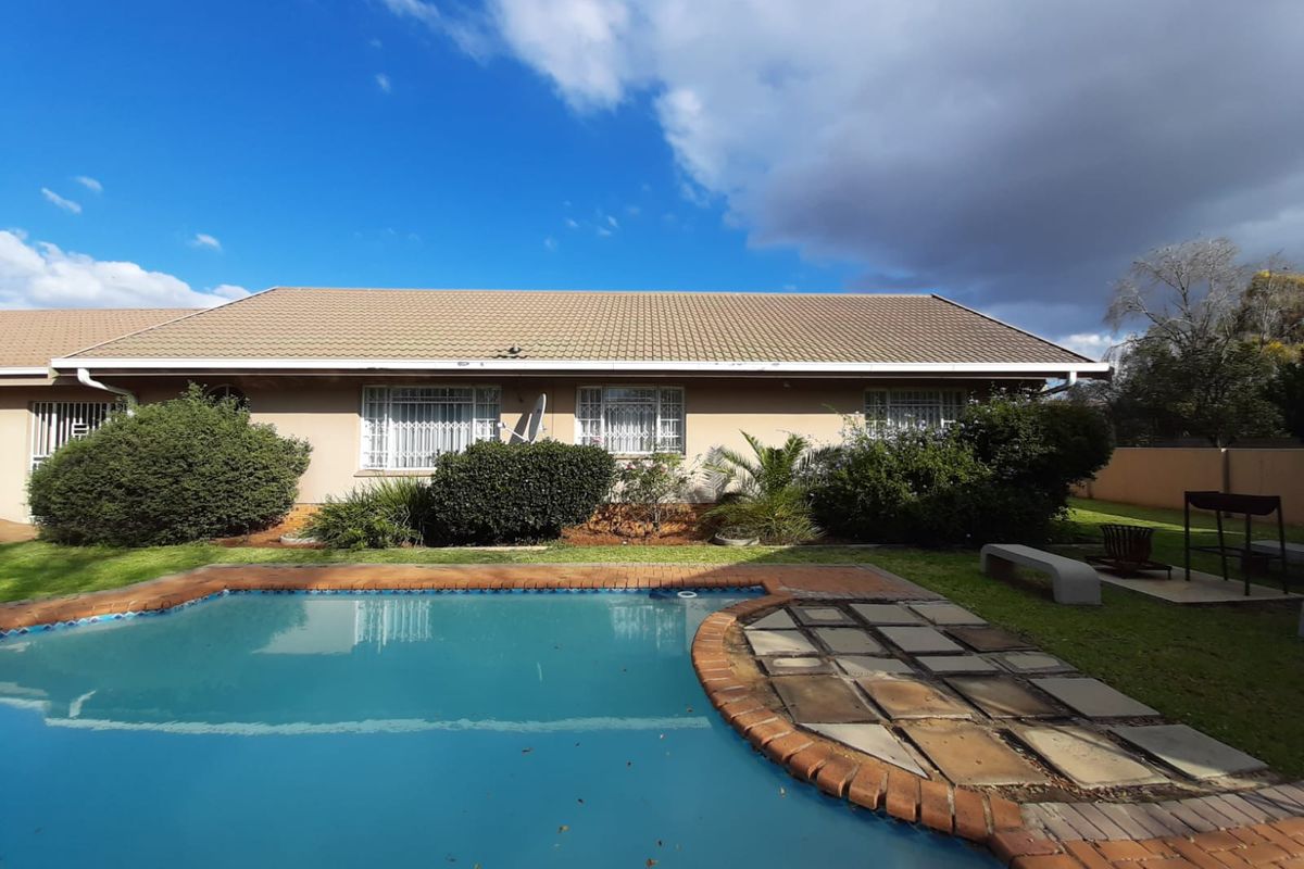 Modern family house for sale in Vaalpark close to all amenities - Photo 2