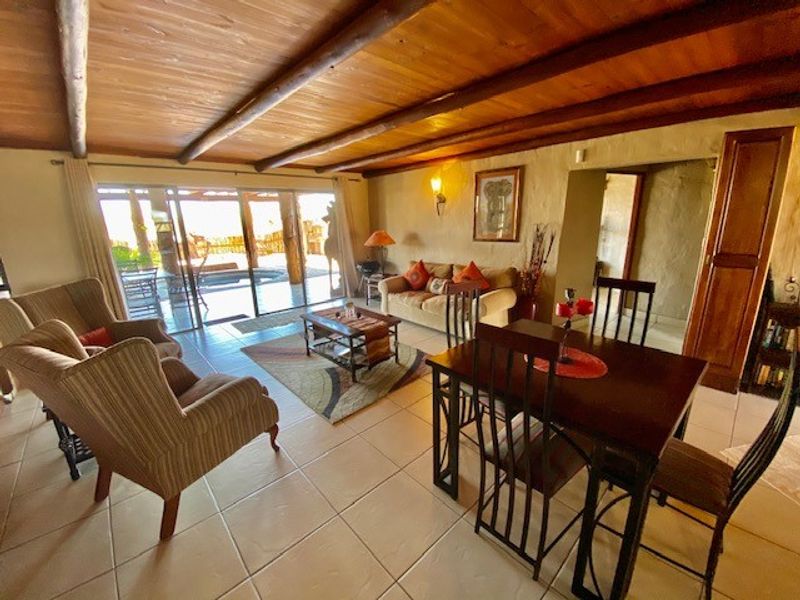 African Wonder - 2 bed, 2 bath - Photo 4