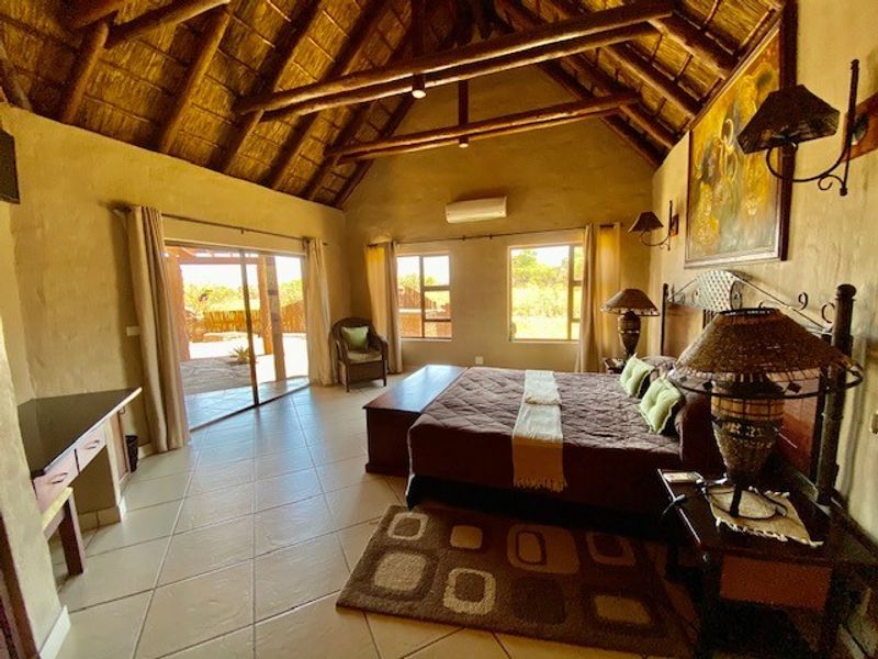 African Wonder - 2 bed, 2 bath - Photo 9