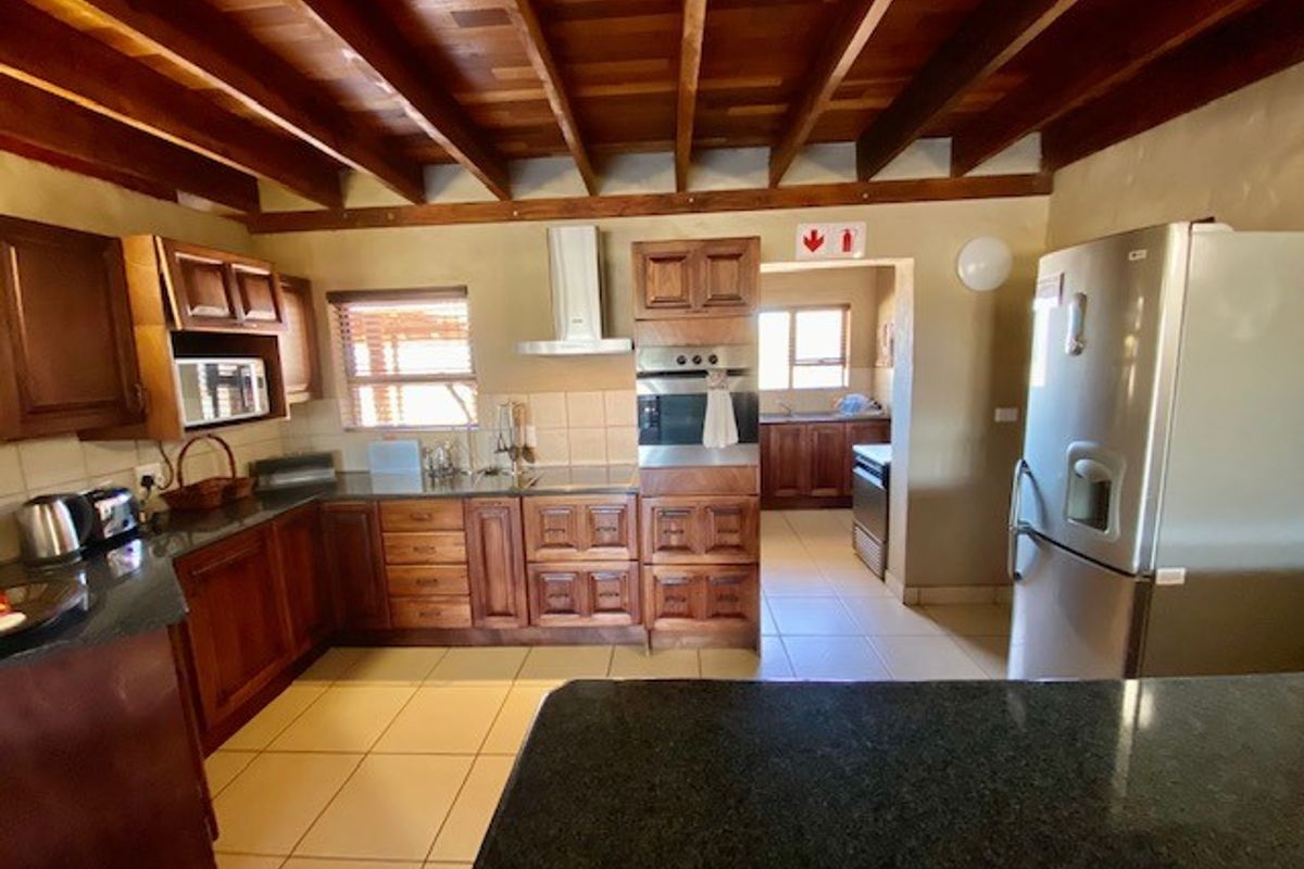 African Wonder - 2 bed, 2 bath - Photo 3