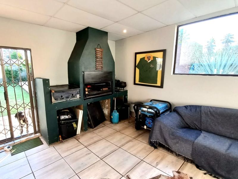 3 bedroom family home for sale in Vanderbijlpark SW5. - Photo 9