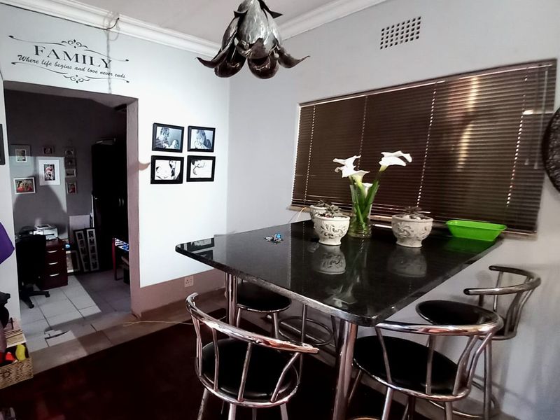 3 bedroom family home for sale in Vanderbijlpark SW5. - Photo 6