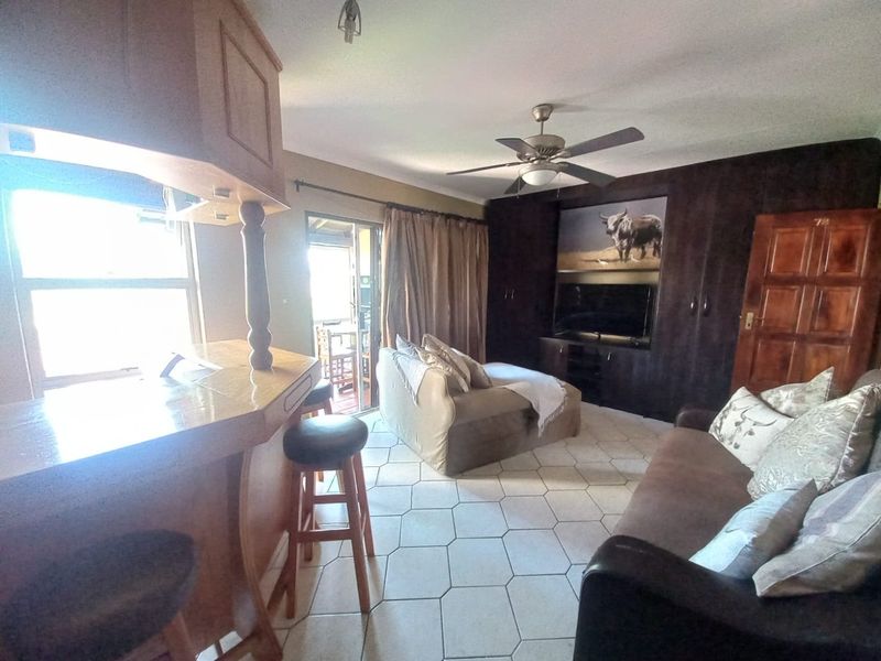 Beautiful 2 bedroom apartment for sale in Vaalpark???? - Photo 2
