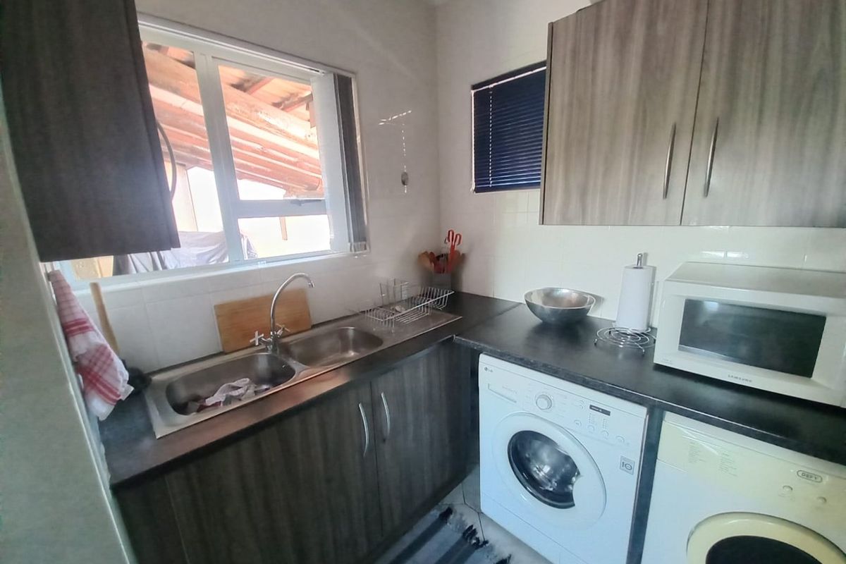 Beautiful 2 bedroom apartment for sale in Vaalpark???? - Photo 5