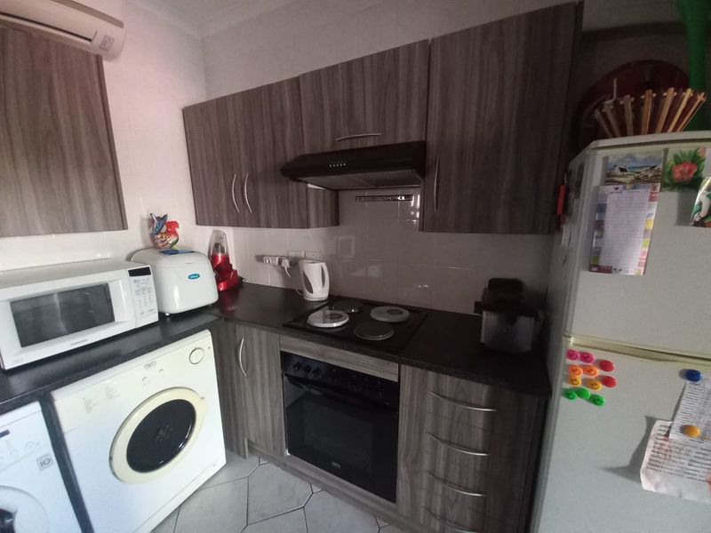 Beautiful 2 bedroom apartment for sale in Vaalpark???? - Photo 6