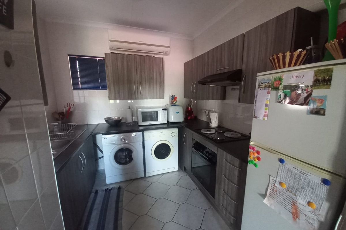 Beautiful 2 bedroom apartment for sale in Vaalpark???? - Photo 4