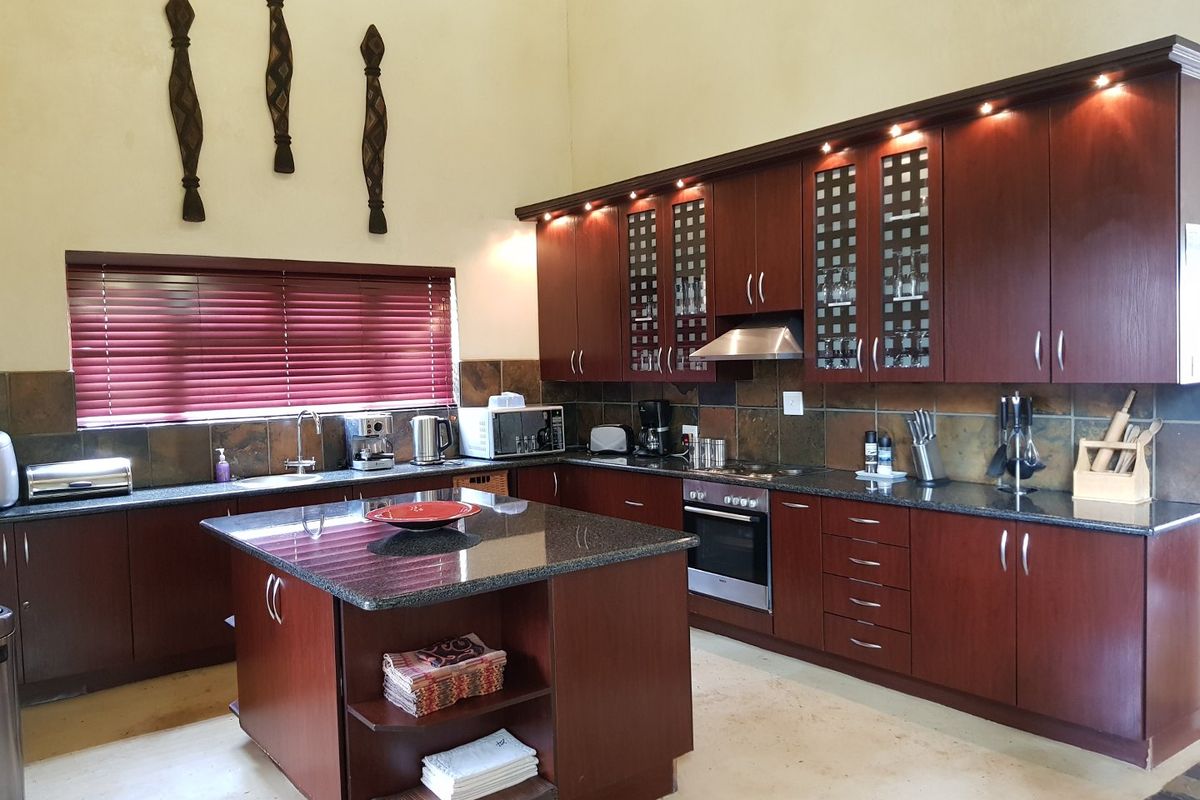 Shared Beauty (10% Share)  - 4bed, 4 bath - Photo 5