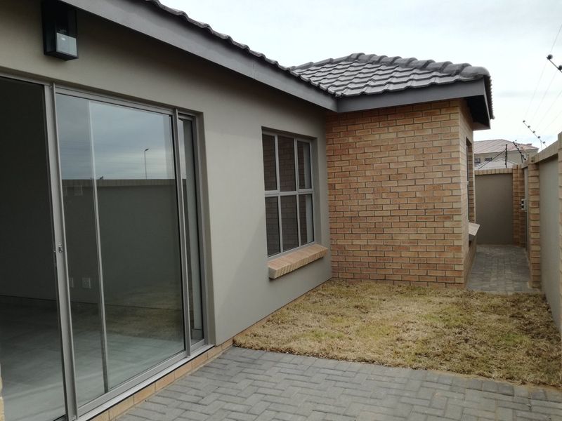 The Ruby is Truly a Gem with its Contemporary and Classical Finishes - Photo 2