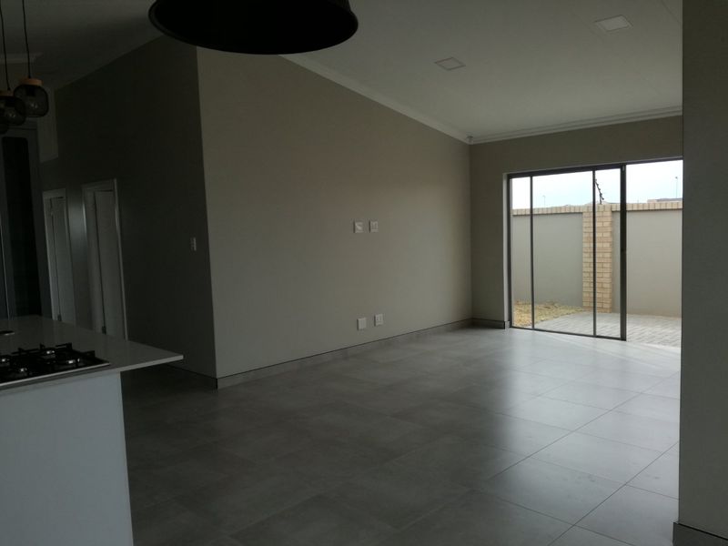 The Ruby is Truly a Gem with its Contemporary and Classical Finishes - Photo 6