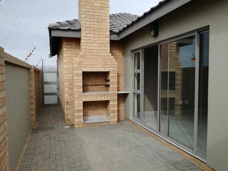 The Ruby is Truly a Gem with its Contemporary and Classical Finishes - Photo 3