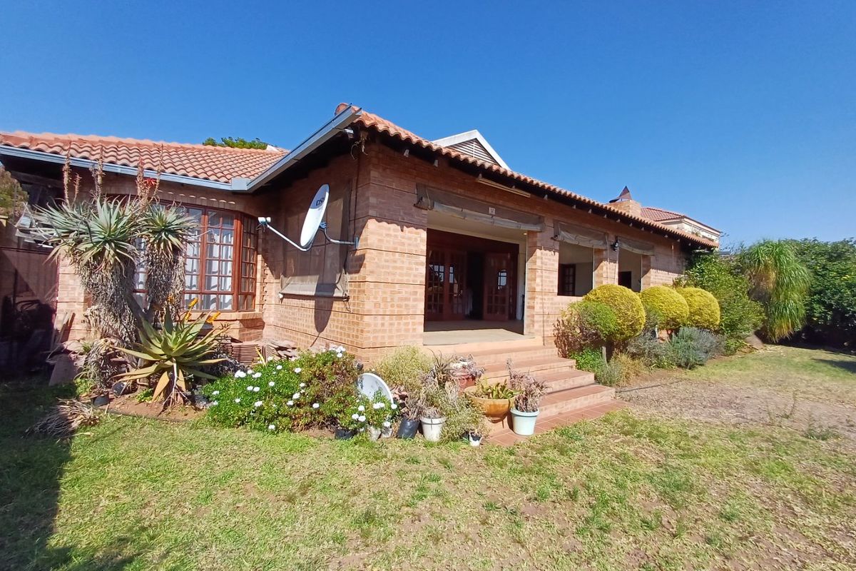 Cozy 3 Bedroom House in Bendor - Photo 2