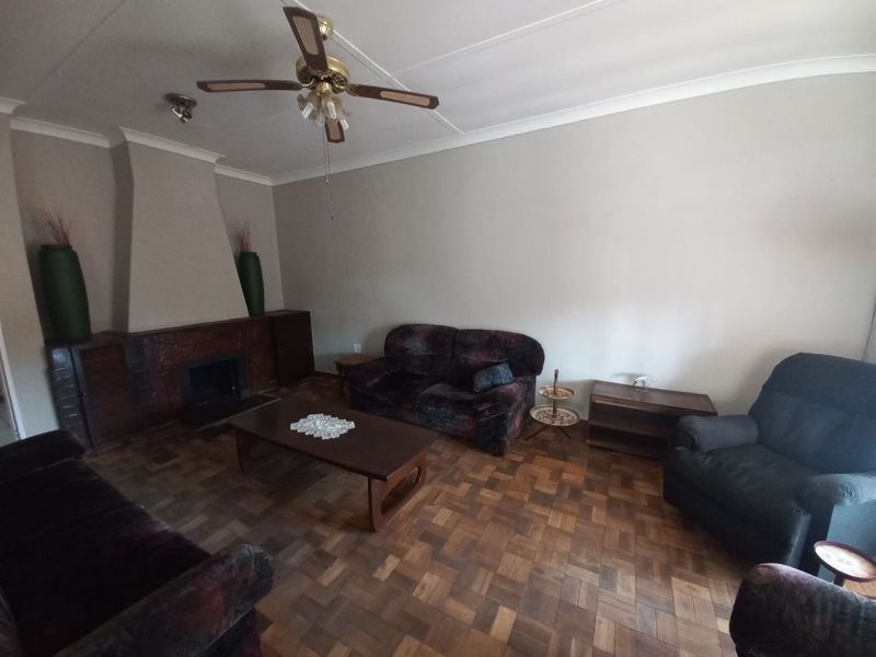 Come and have a look on this beautiful home in CE1! - Photo 2