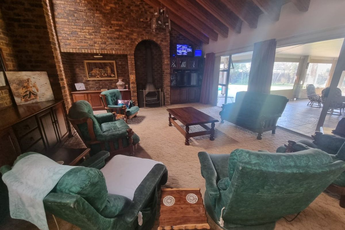 Location, Location ,Location - Photo 2