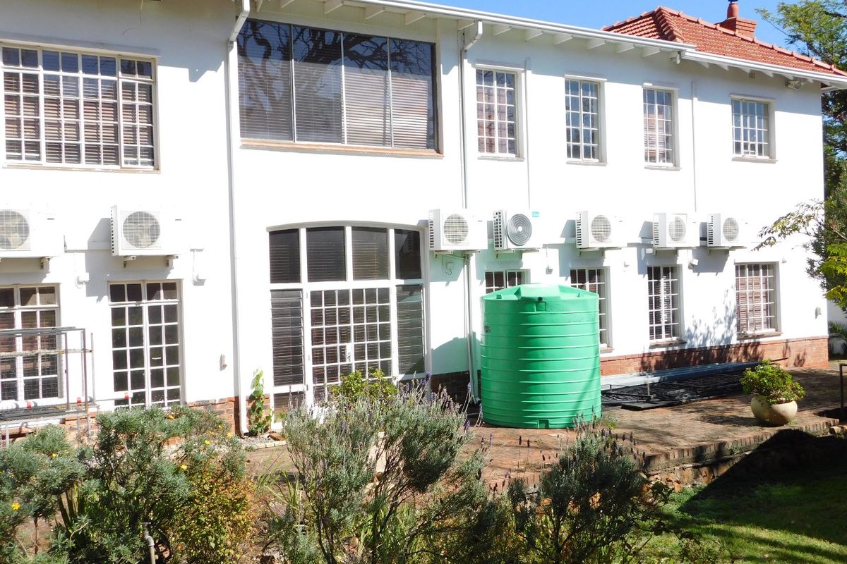 High Visibility Freestanding Offices To Rent Or To Purchase. - Photo 4