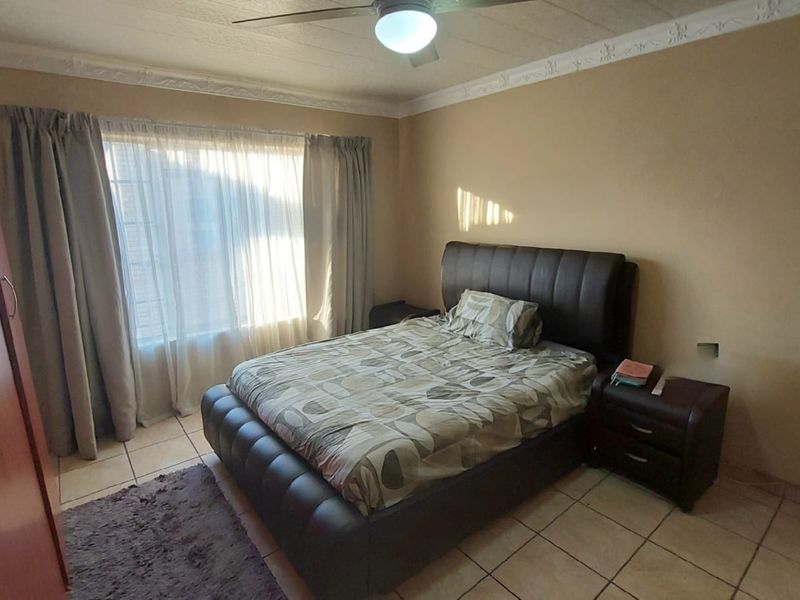 Lovely 3 Bedroom flat for sale in the prime area of SW5 proper - Photo 8