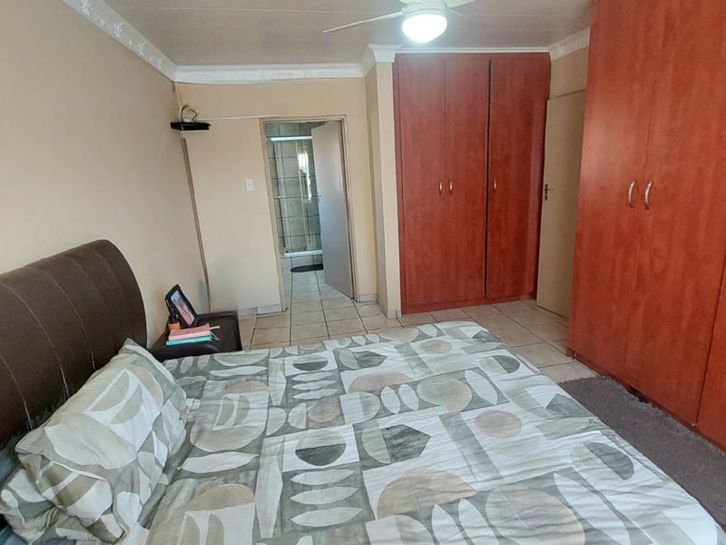 Lovely 3 Bedroom flat for sale in the prime area of SW5 proper - Photo 7