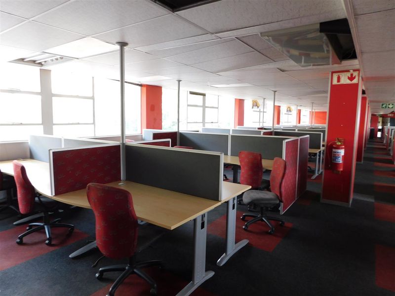 Call Centre or Administration Space in the Randburg CBD. - Photo 9