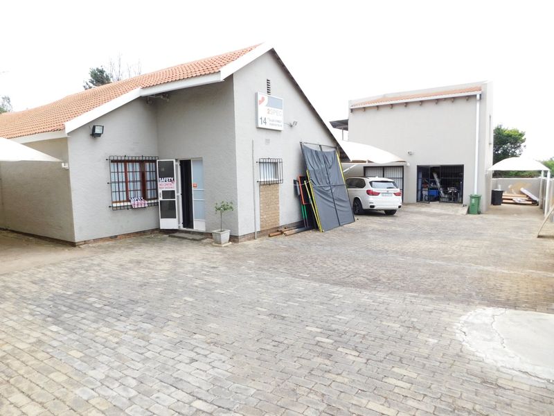 Industrial / Warehouse With Offices For Sale / To Rent In The Randburg Business Node. - Photo 2