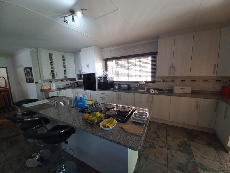 Must view Property!! - Photo 10