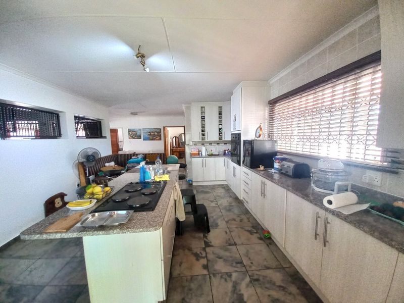 Must view Property!! - Photo 9