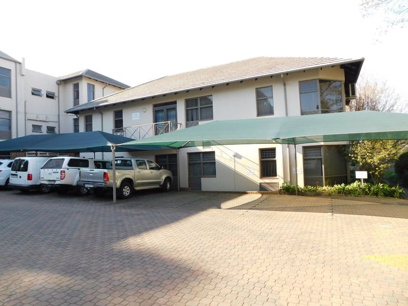 Neat And Easy To Find Ground Floor Offices For Sale Or To Let. - Photo 3