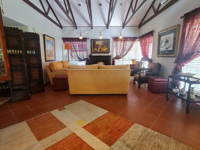 Exclusive free standing property in secure Estate complex Sasolburg. - Photo 3