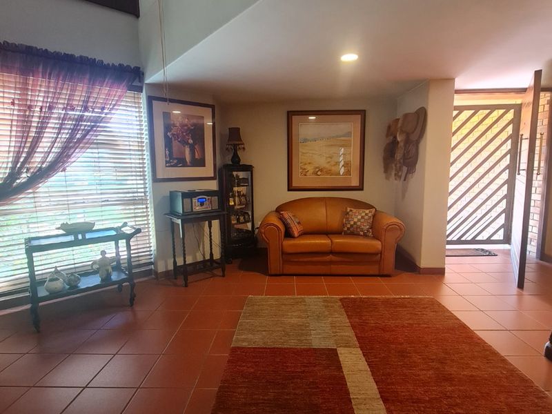 Exclusive free standing property in secure Estate complex Sasolburg. - Photo 4