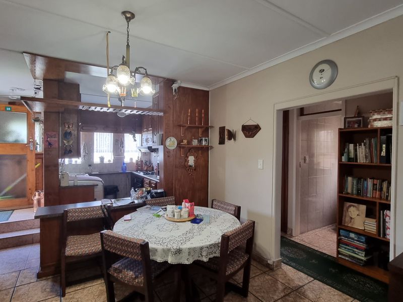 Very neat apartment for sale in secure complex in Sasolburg. - Photo 5